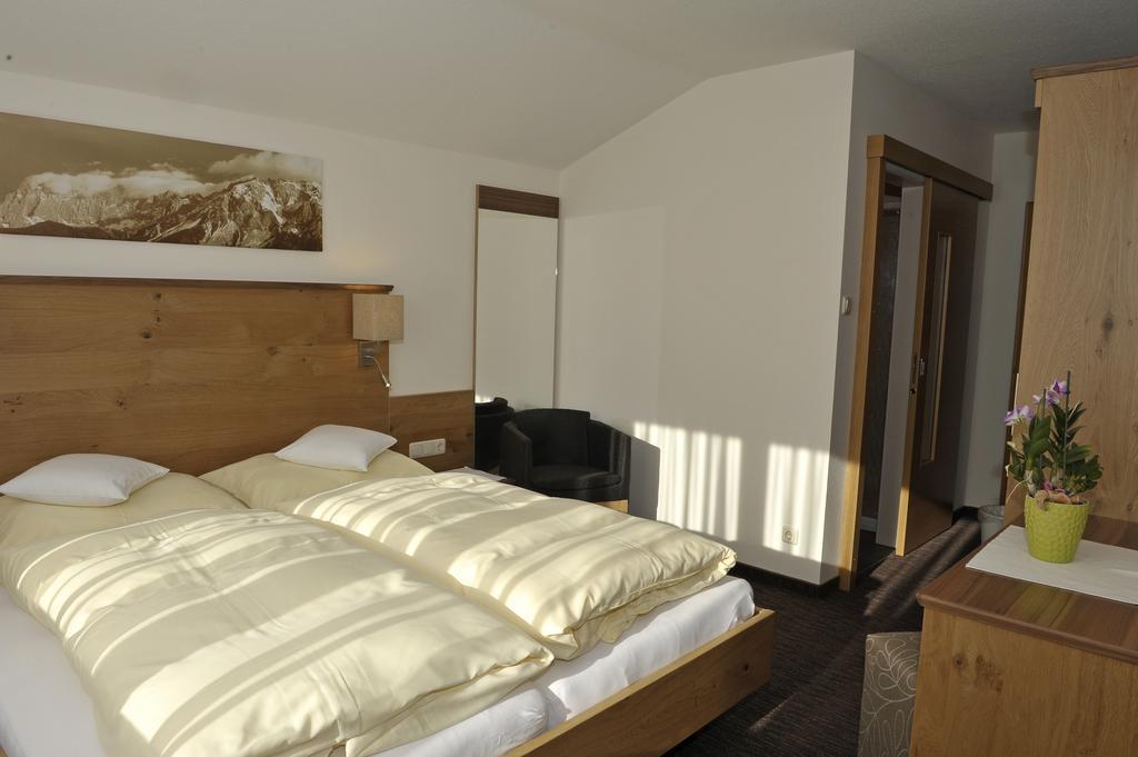 Edelweiss Apartments Schladming Room photo
